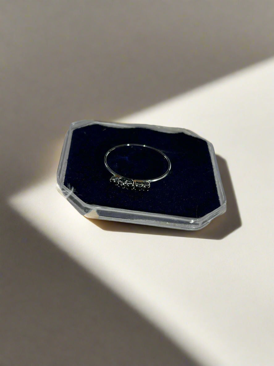 Simple Aura Ring